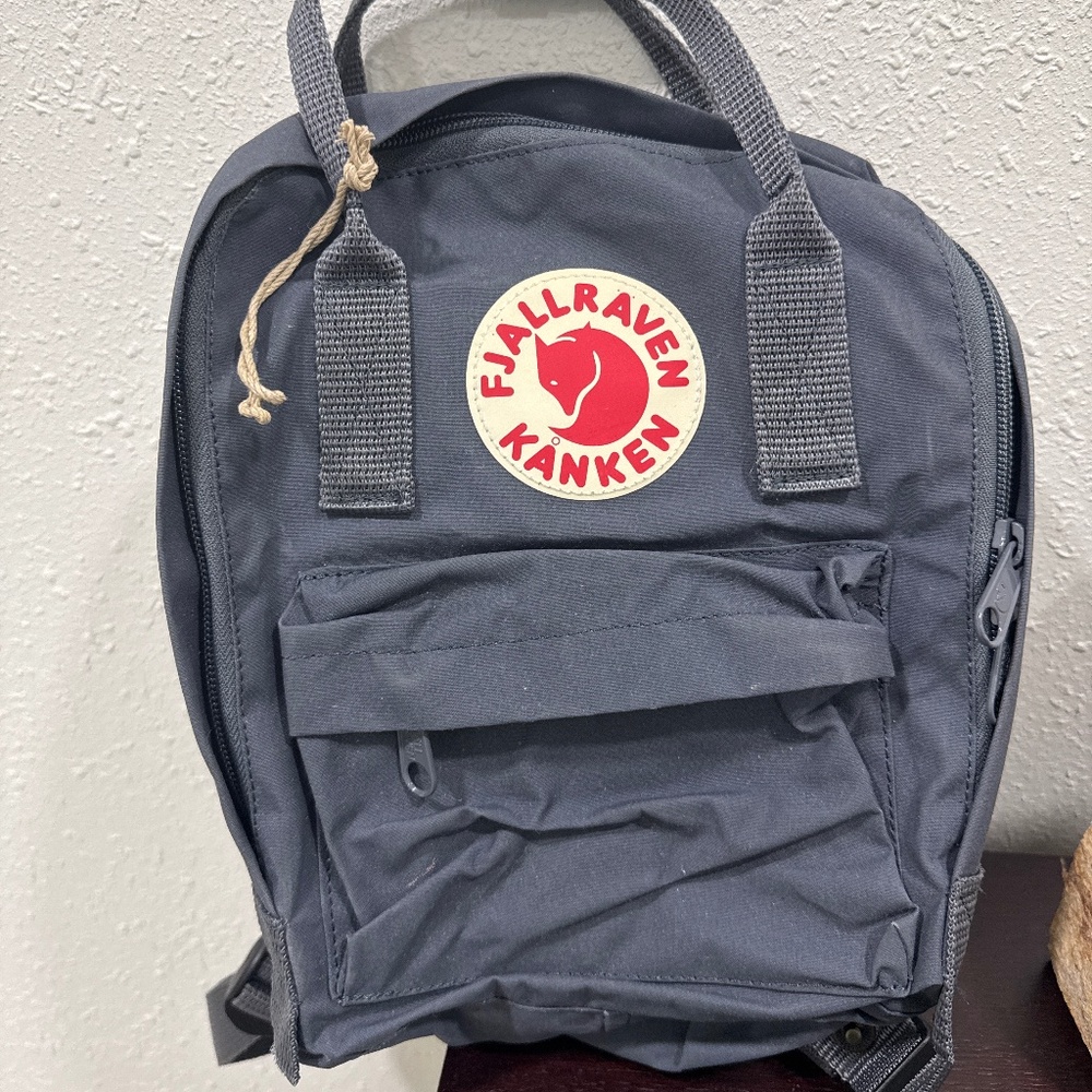 FJALLRAVEN KANKEN mini backpack  graphite